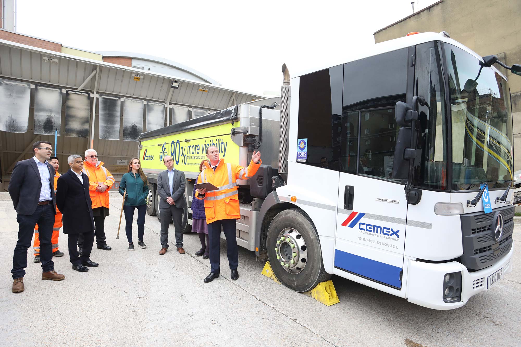 Mayor launches scheme to revolutionise London lorry safety at CEMEX’s